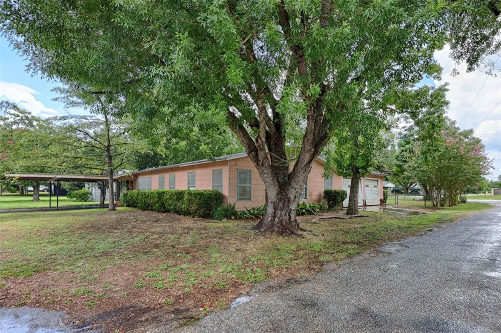 200 Young Street Hallettsville, TX 77964