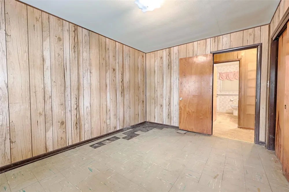 200 Young Street Hallettsville, TX 77964