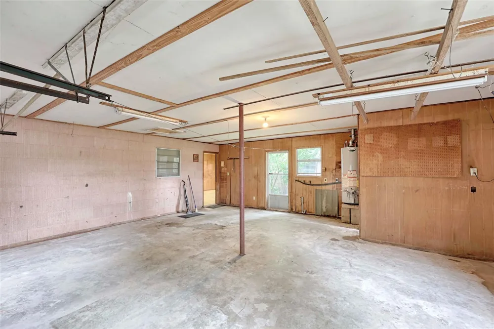 200 Young Street Hallettsville, TX 77964