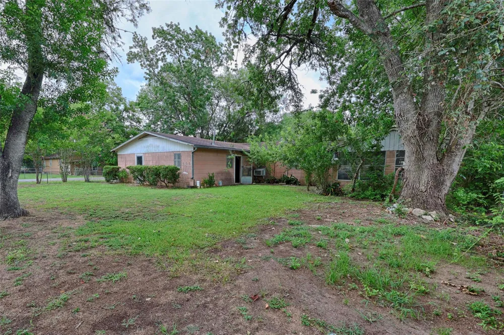 200 Young Street Hallettsville, TX 77964