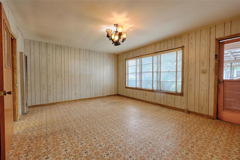 200 Young Street Hallettsville, TX 77964