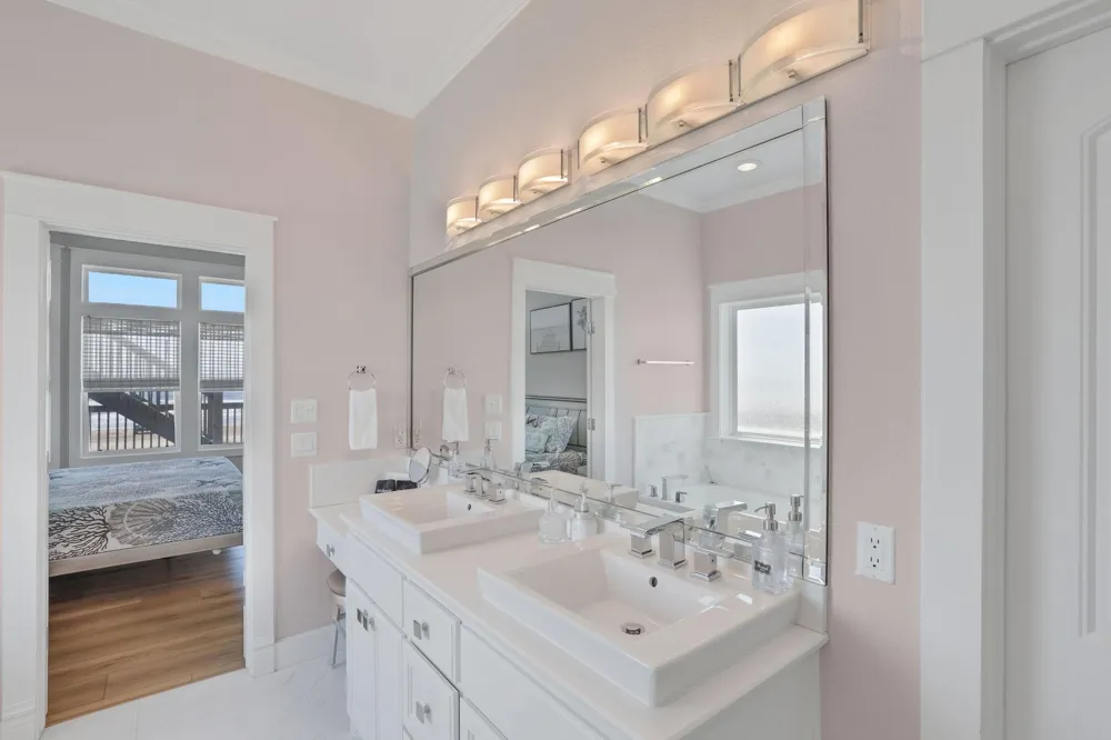 2396 Sand Drift Lane Crystal Beach, TX 77650