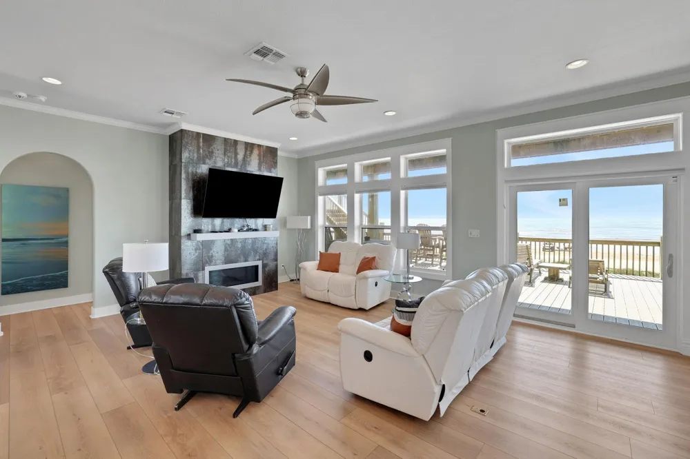 2396 Sand Drift Lane Crystal Beach, TX 77650