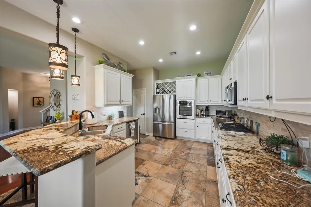 127 W Palm Boulevard Montgomery, TX 77356