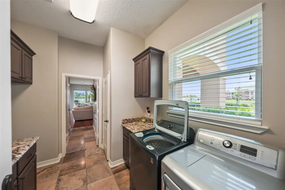 127 W Palm Boulevard Montgomery, TX 77356