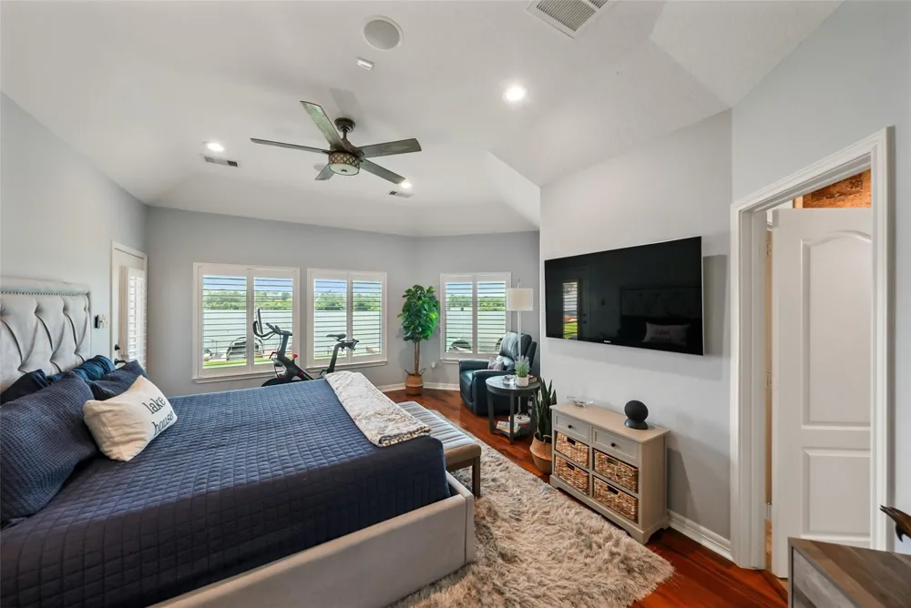 127 W Palm Boulevard Montgomery, TX 77356