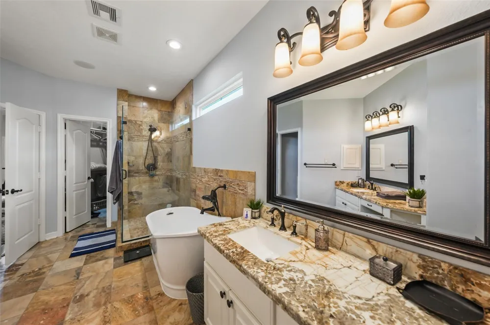 127 W Palm Boulevard Montgomery, TX 77356