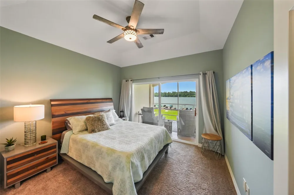 127 W Palm Boulevard Montgomery, TX 77356