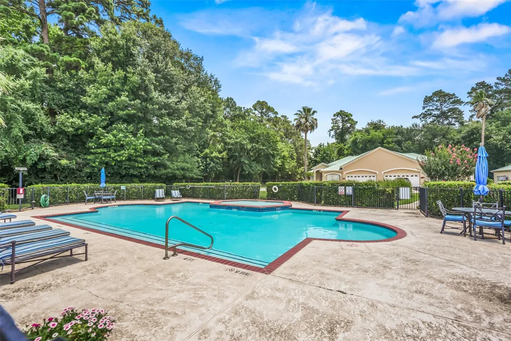 127 W Palm Boulevard Montgomery, TX 77356