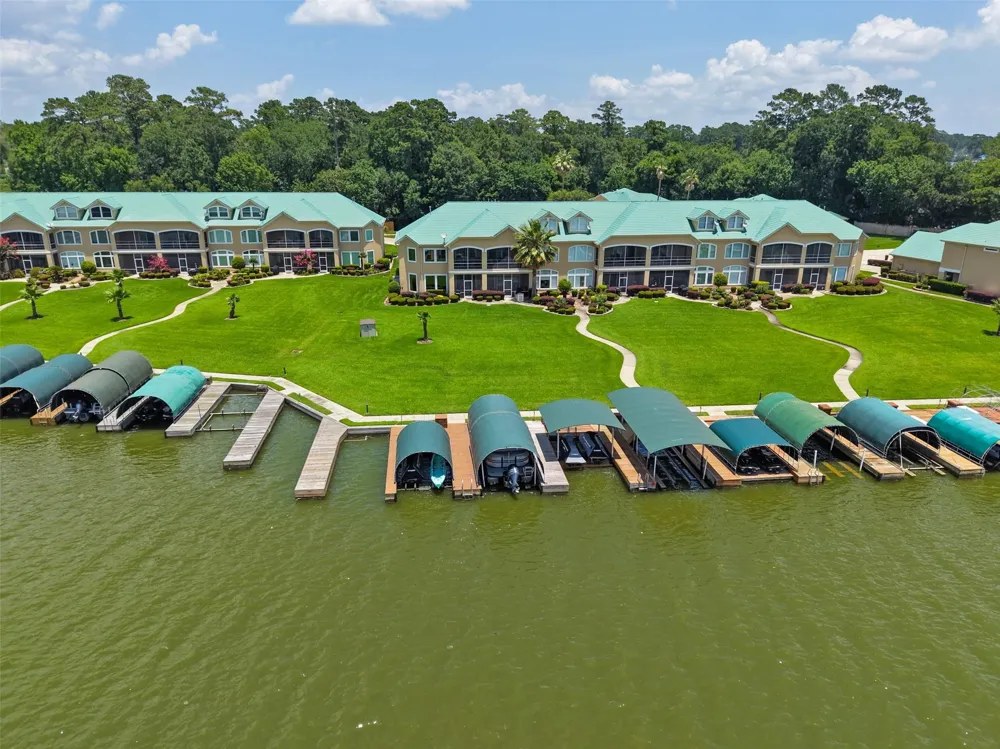 127 W Palm Boulevard Montgomery, TX 77356