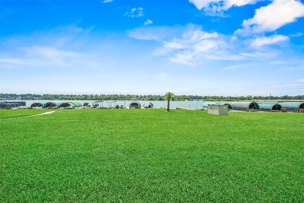 127 W Palm Boulevard Montgomery, TX 77356