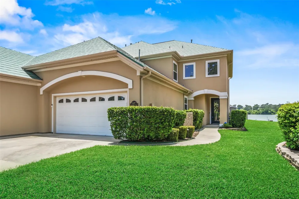 127 W Palm Boulevard Montgomery, TX 77356