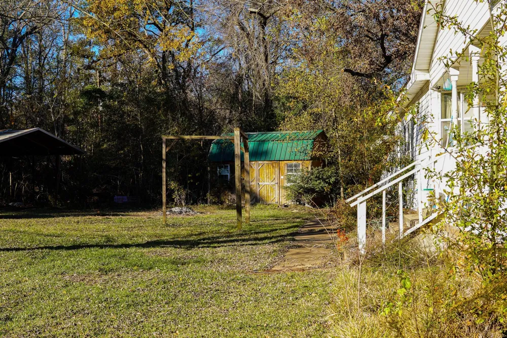 112 Highland Drive Huntsville, TX 77320