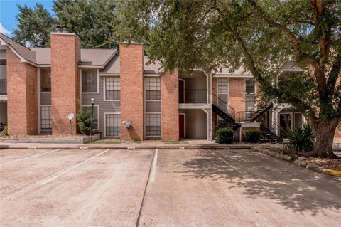 2401 Sycamore Avenue #E7