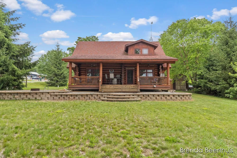 2618 Mundy Avenue White Cloud, MI 49349