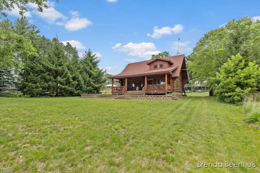2618 Mundy Avenue White Cloud, MI 49349