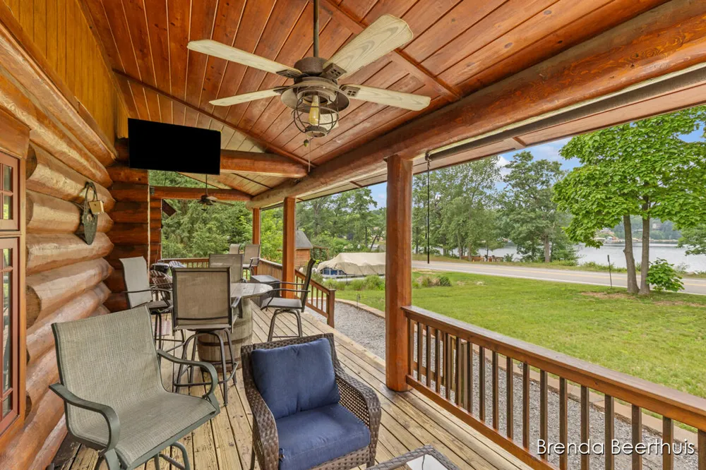2618 Mundy Avenue White Cloud, MI 49349