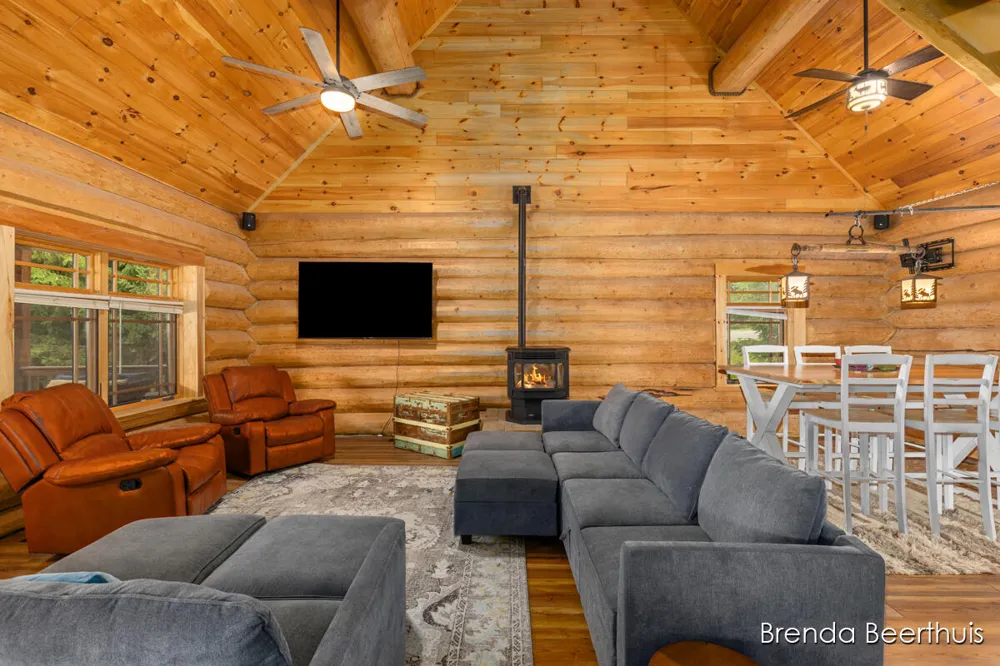 2618 Mundy Avenue White Cloud, MI 49349