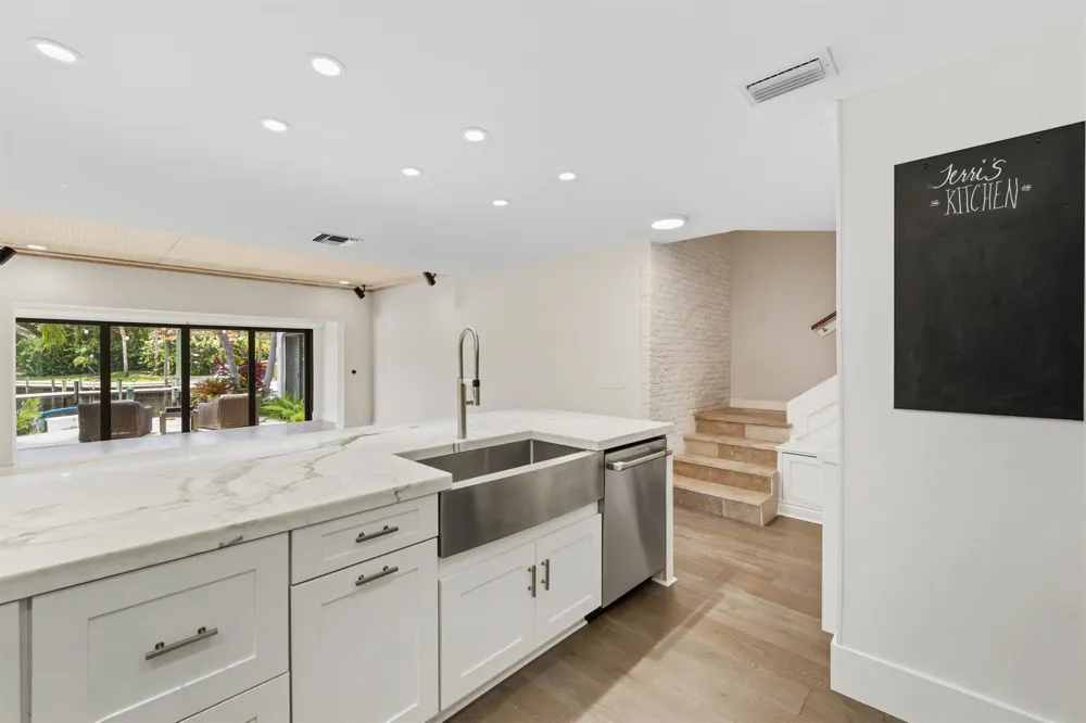 2359 Treasure Isle Drive #33 Palm Beach Gardens, FL 33410