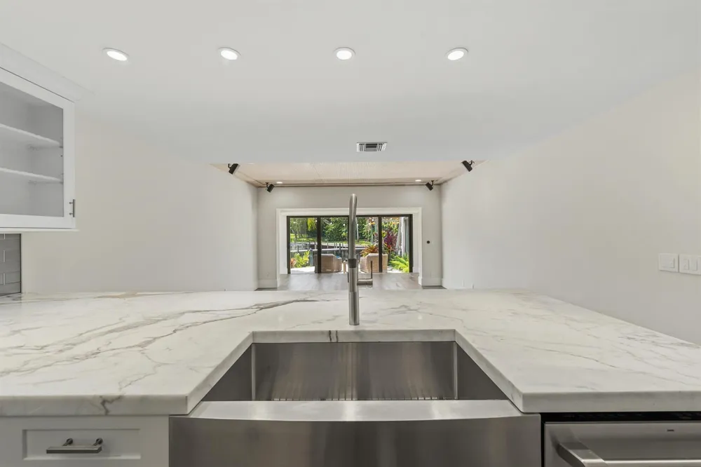 2359 Treasure Isle Drive #33 Palm Beach Gardens, FL 33410
