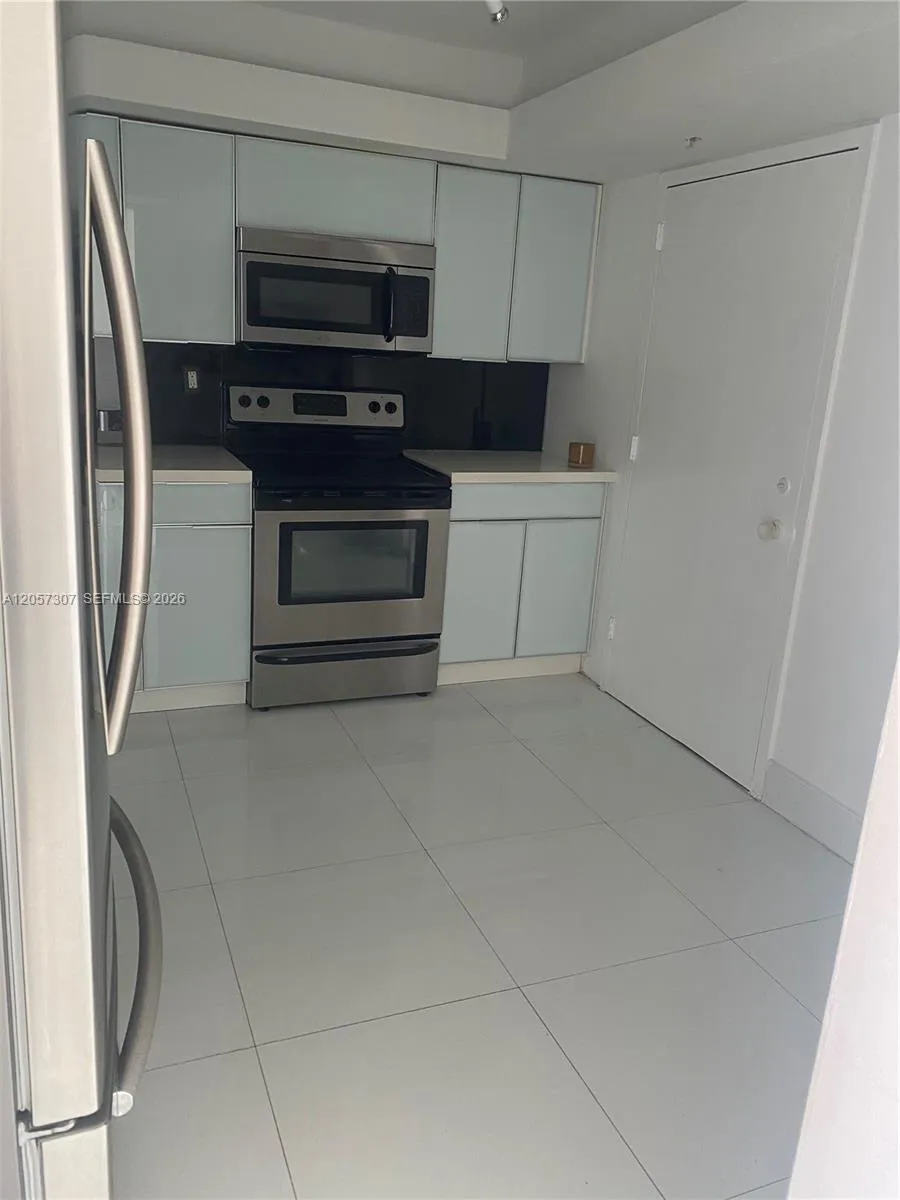 2780 NE 183rd St #909 Aventura, FL 33160