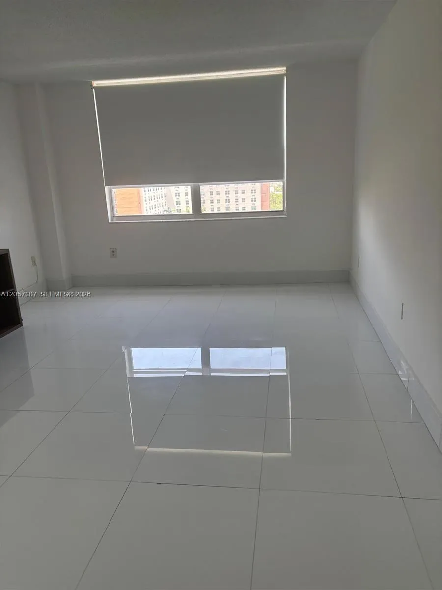 2780 NE 183rd St #909 Aventura, FL 33160