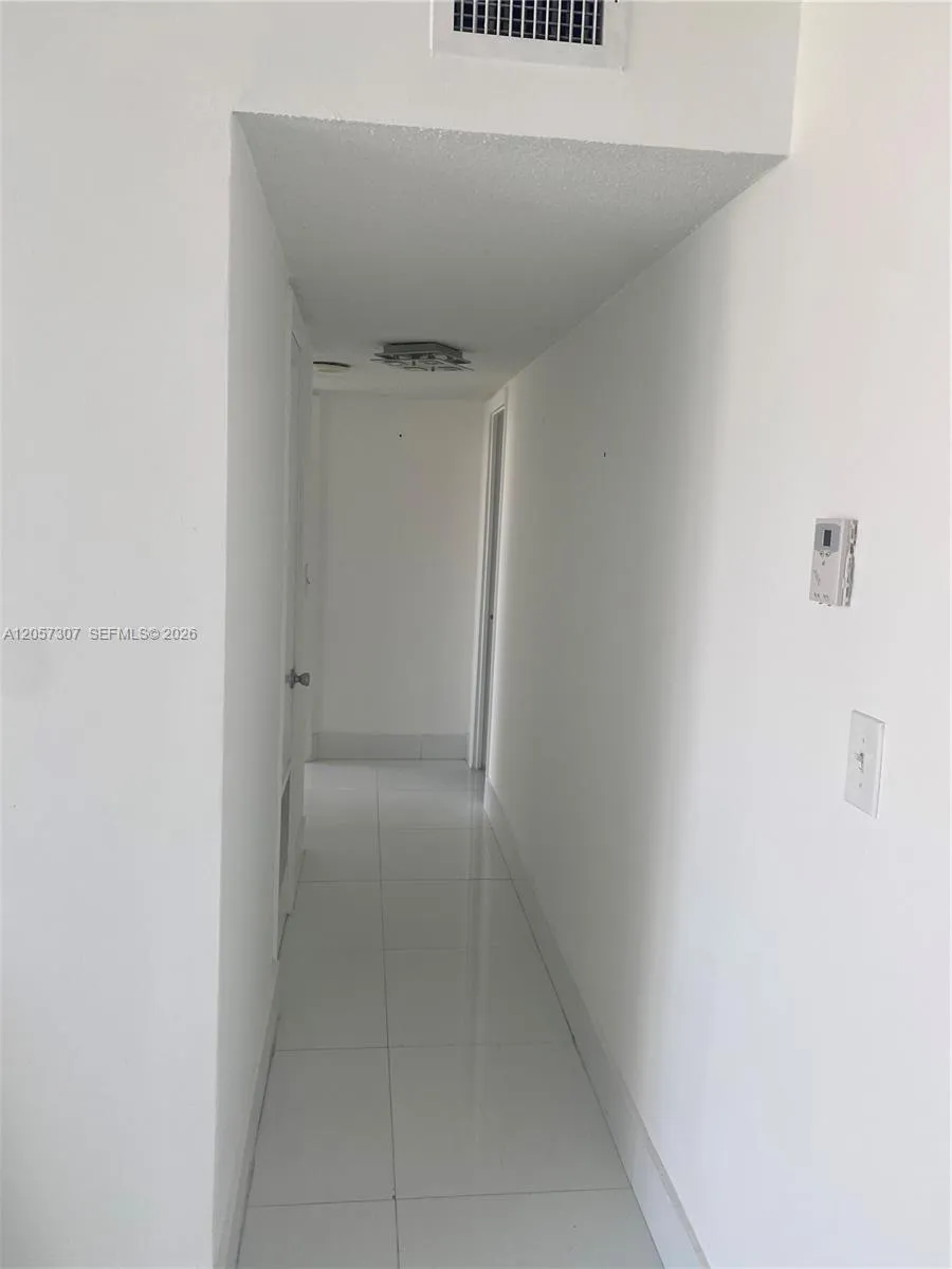 2780 NE 183rd St #909 Aventura, FL 33160