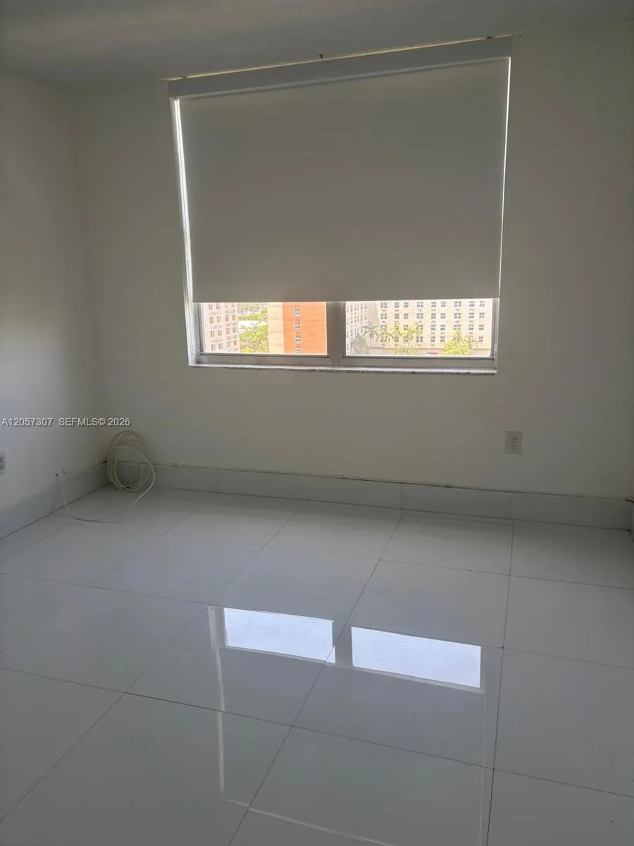2780 NE 183rd St #909 Aventura, FL 33160