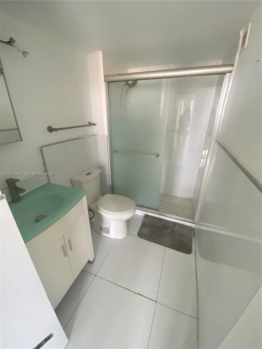 2780 NE 183rd St #909 Aventura, FL 33160