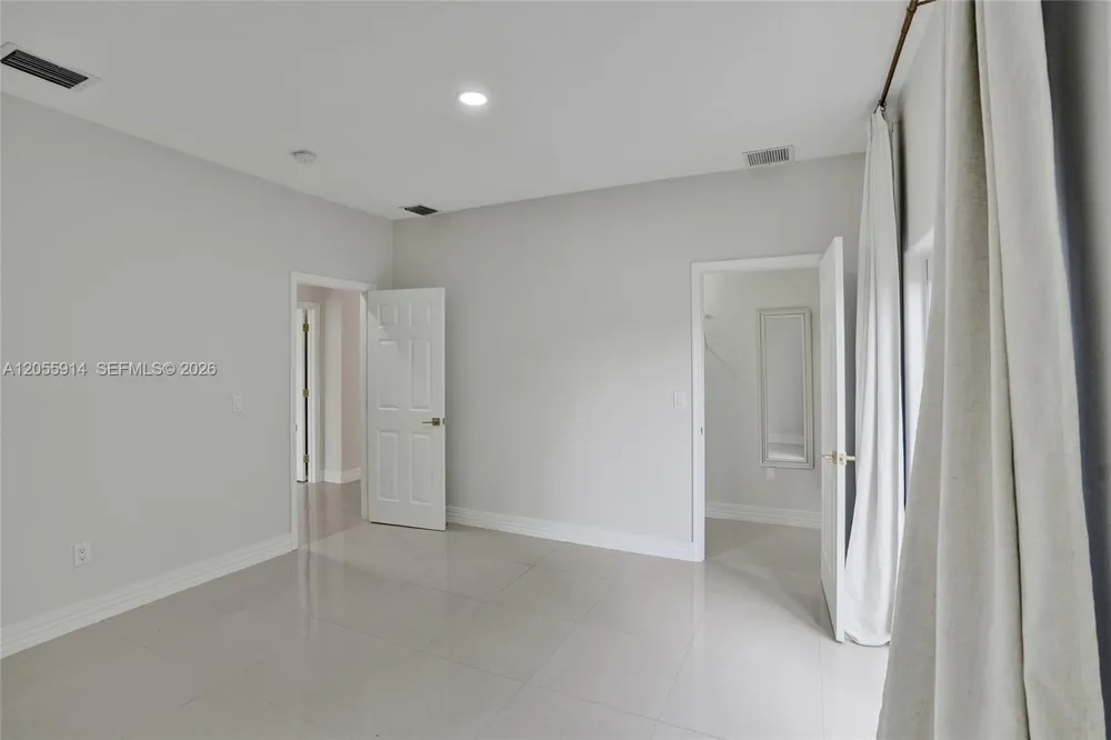 4665 SW 159th Ct Miami, FL 33185