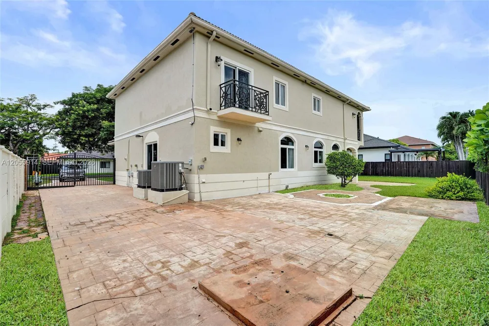 4665 SW 159th Ct Miami, FL 33185