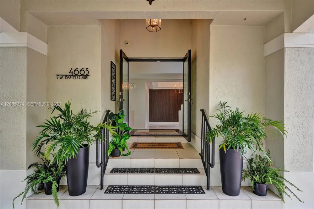 4665 SW 159th Ct Miami, FL 33185