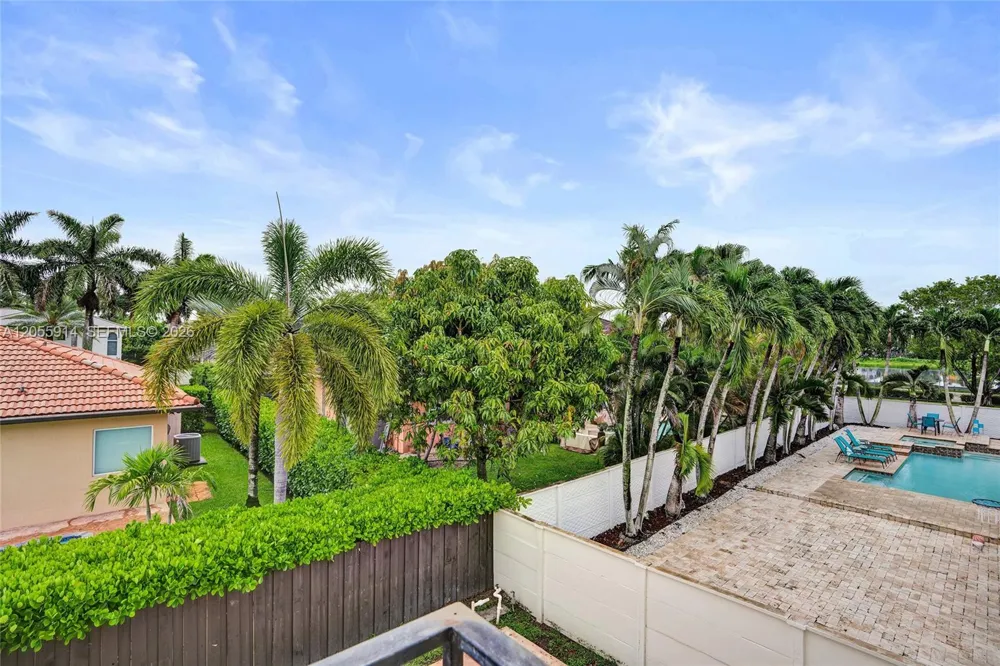 4665 SW 159th Ct Miami, FL 33185