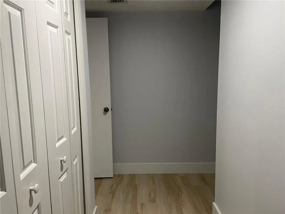 235 LAKEVIEW DRIVE #102 Weston, FL 33326