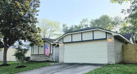 1126 E Brompton Drive