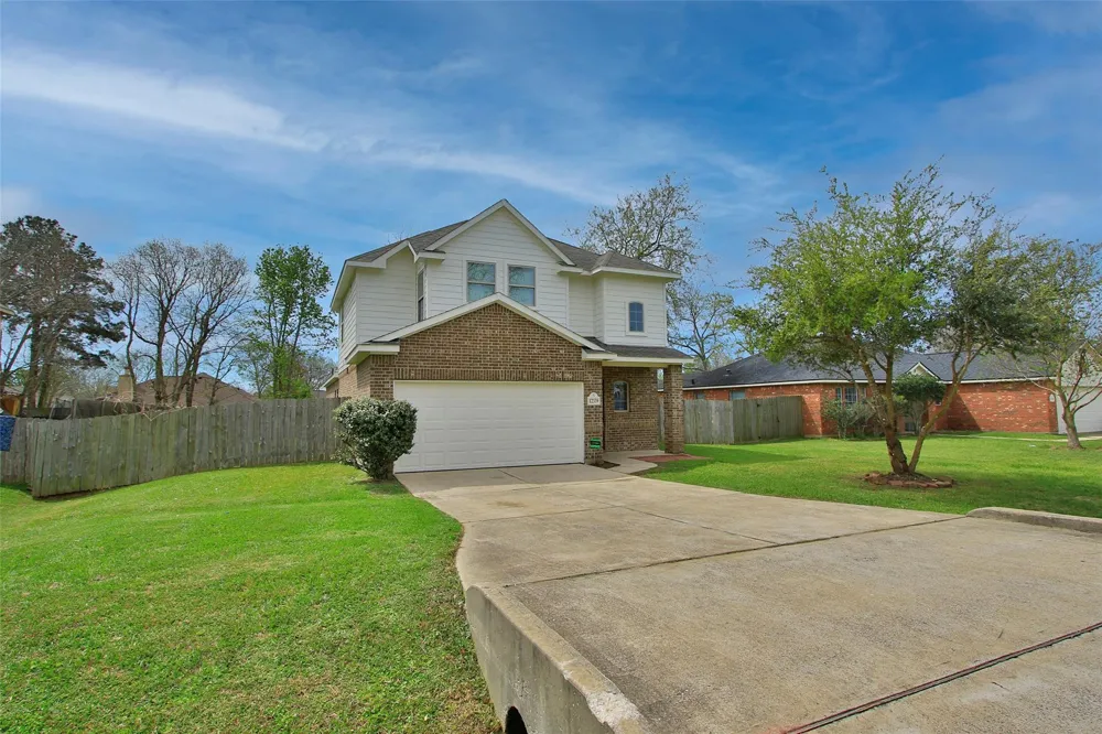 12339 Ridgecrest Drive Willis, TX 77318