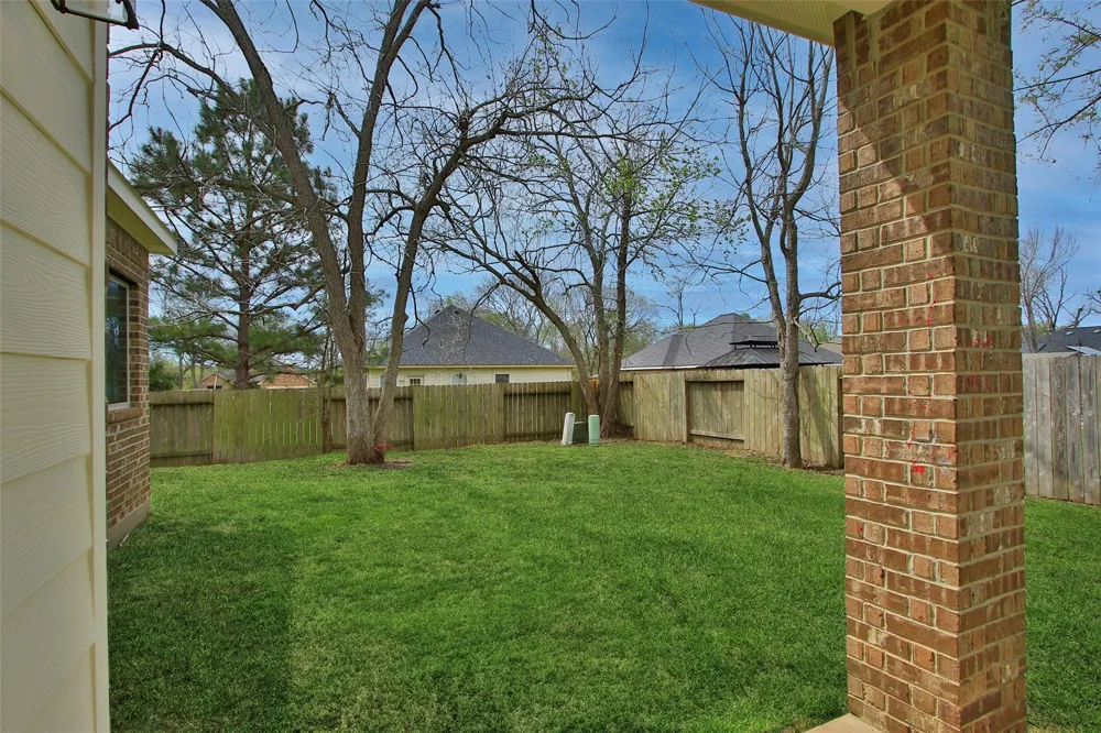 12339 Ridgecrest Drive Willis, TX 77318