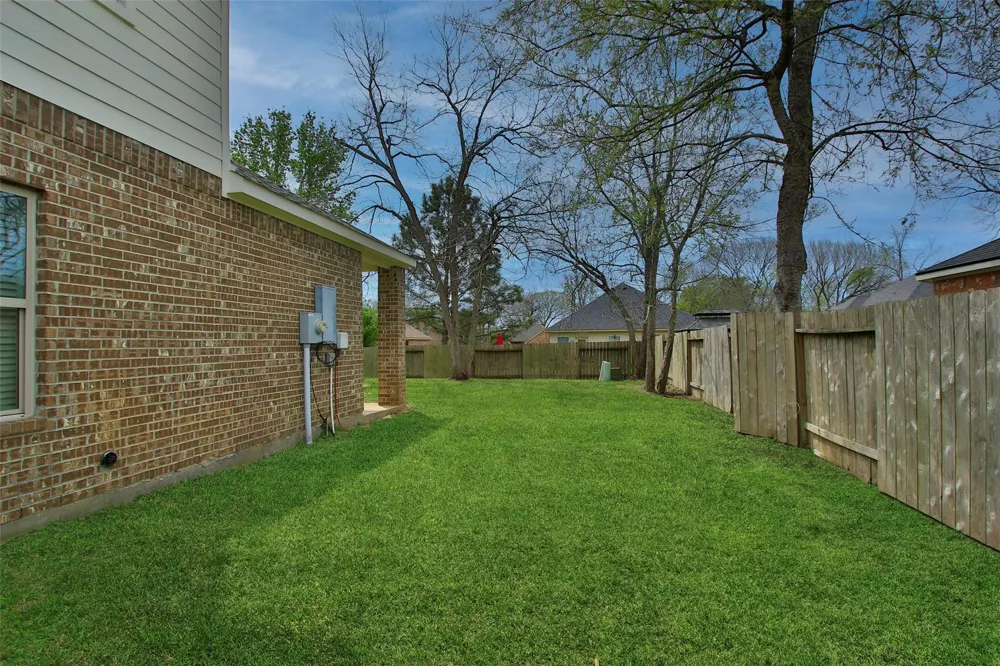 12339 Ridgecrest Drive Willis, TX 77318