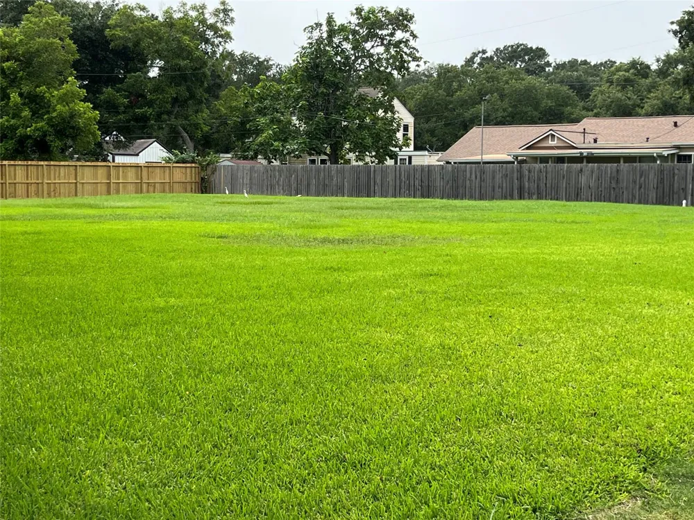 1000 Delmar La Marque, TX 77591