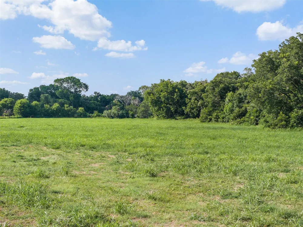 2231 E Us Highway 90 Schulenburg, TX 78956