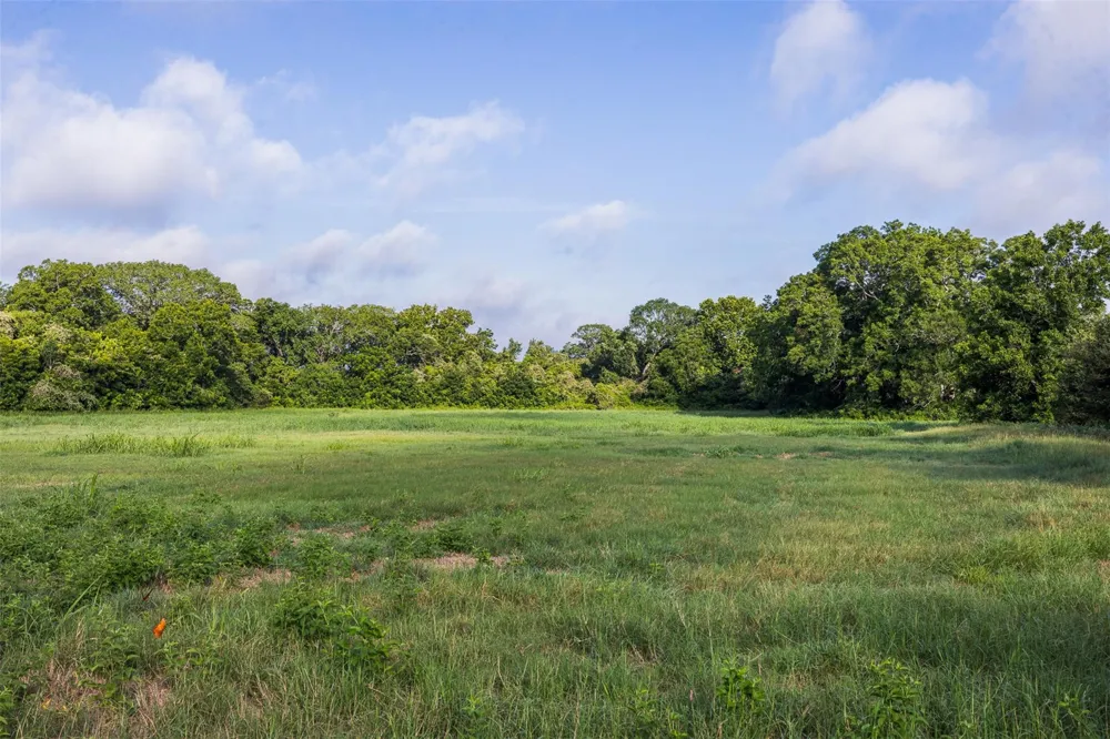 2231 E Us Highway 90 Schulenburg, TX 78956