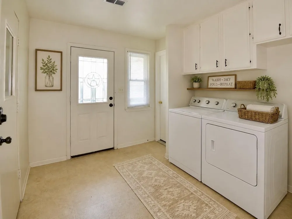 2231 E Us Highway 90 Schulenburg, TX 78956