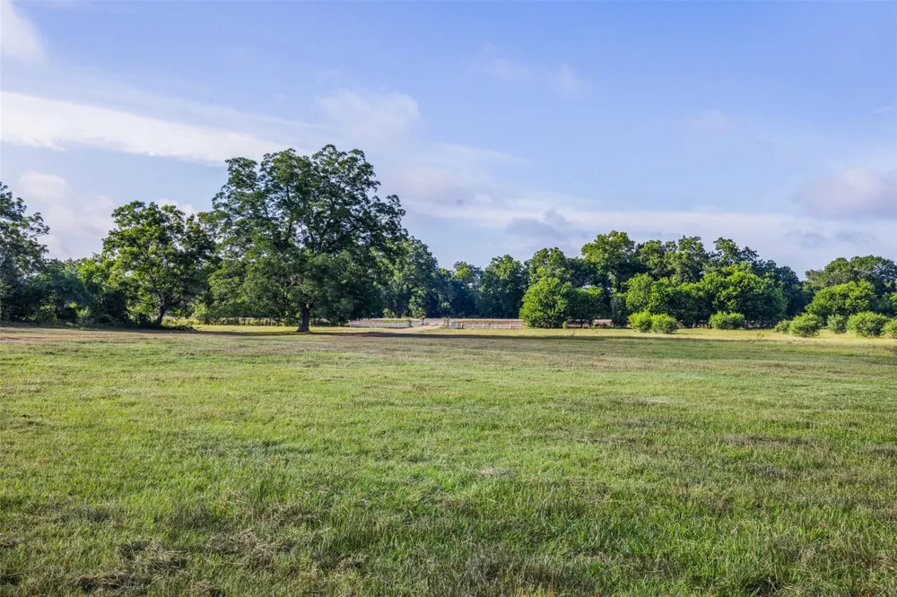 2231 E Us Highway 90 Schulenburg, TX 78956