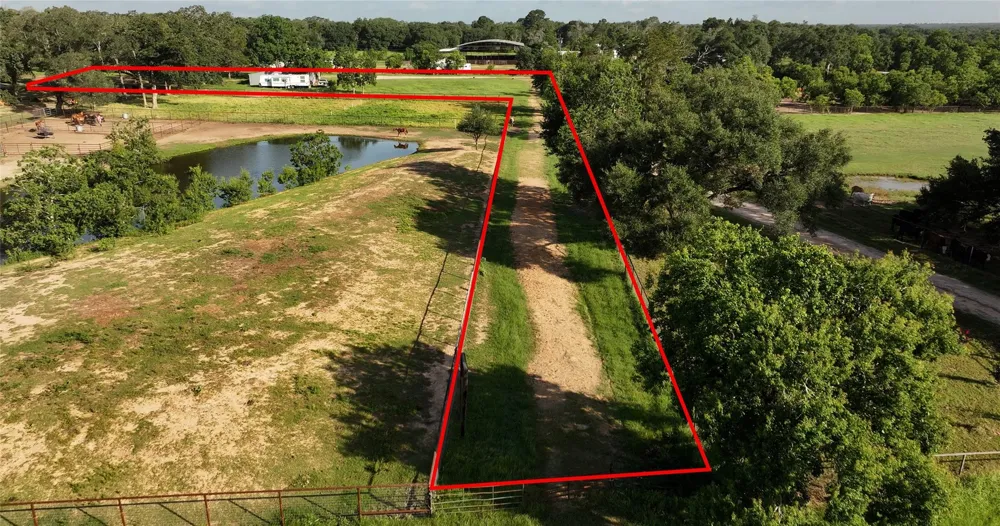 3835 Fm 949 Cat Spring, TX 78933