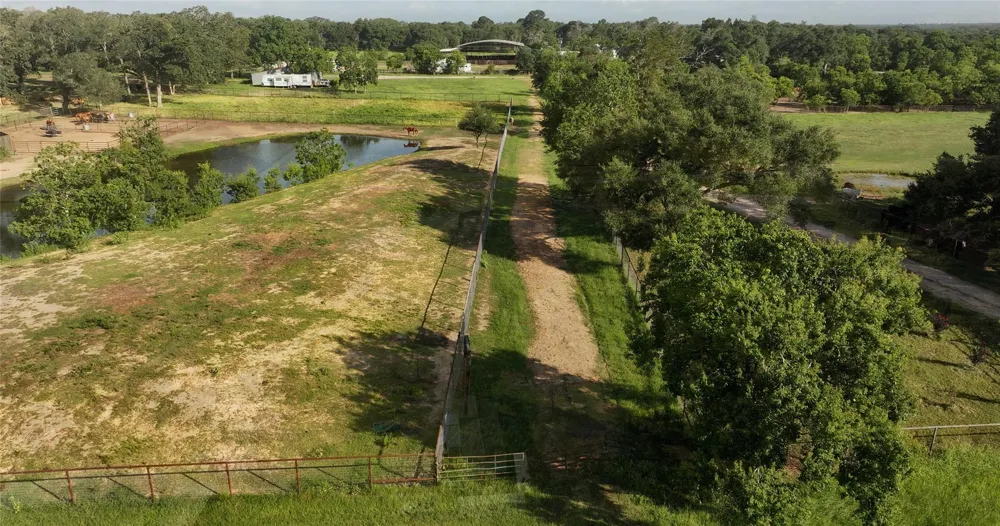 3835 Fm 949 Cat Spring, TX 78933