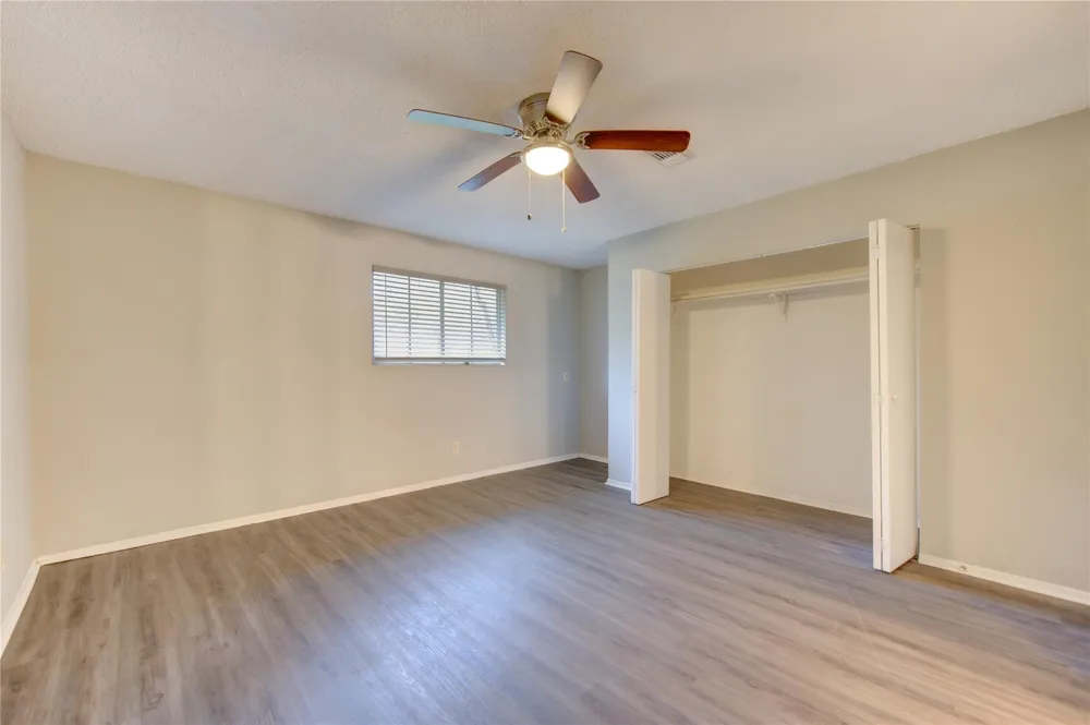 4106 California Street Dickinson, TX 77539