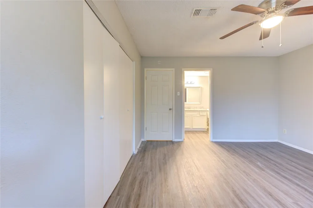 4106 California Street Dickinson, TX 77539