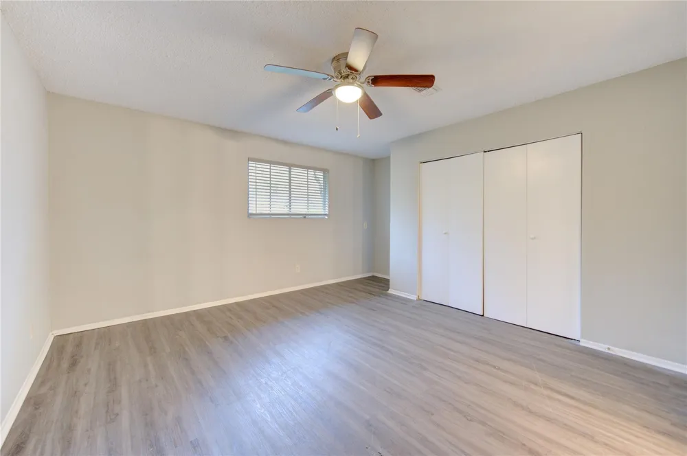 4106 California Street Dickinson, TX 77539