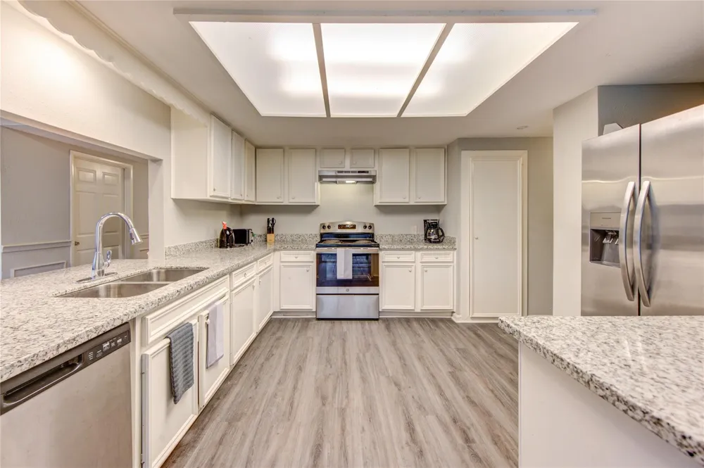 4106 California Street Dickinson, TX 77539