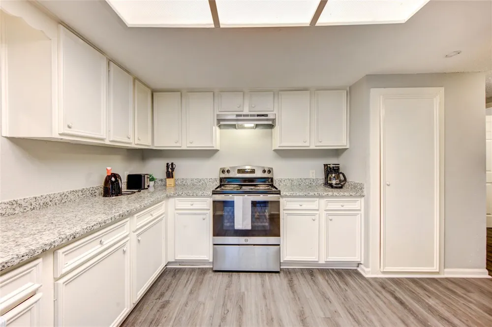 4106 California Street Dickinson, TX 77539